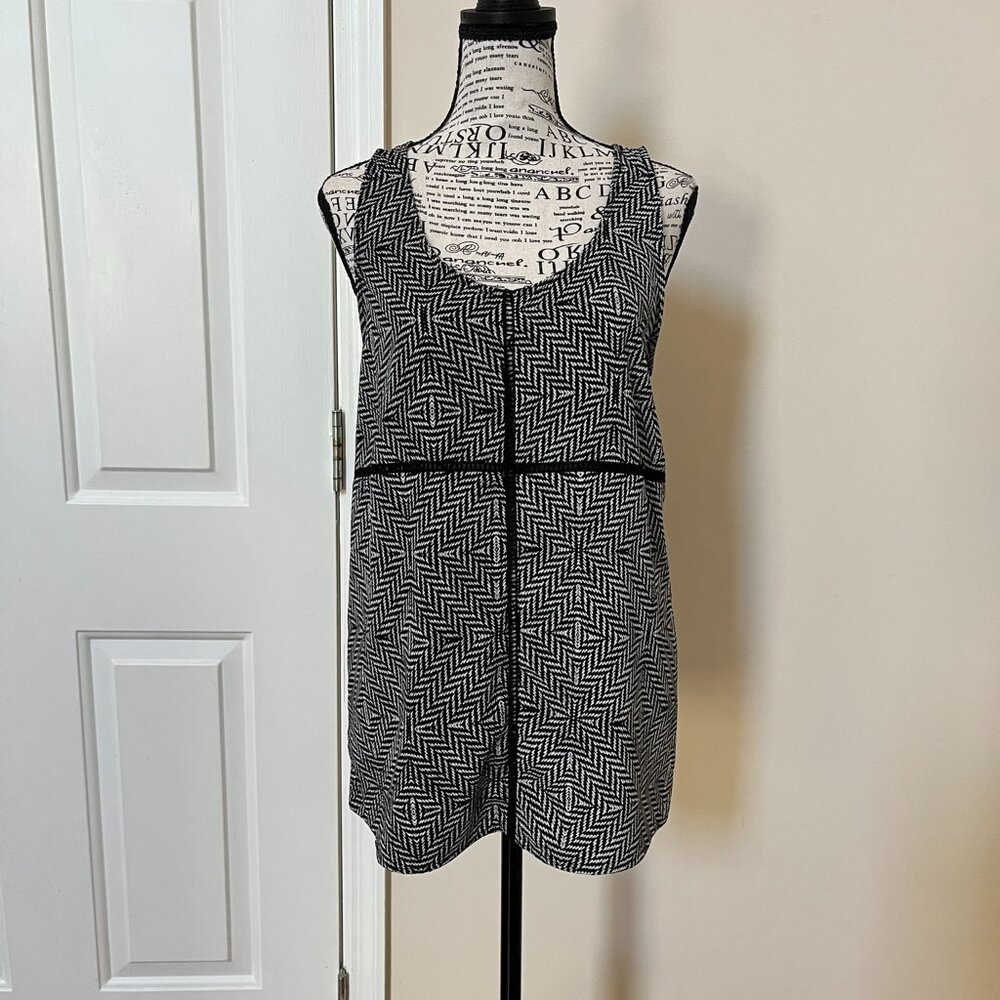 Ro & De Black/White Patterned Sleeveless Top, Size S